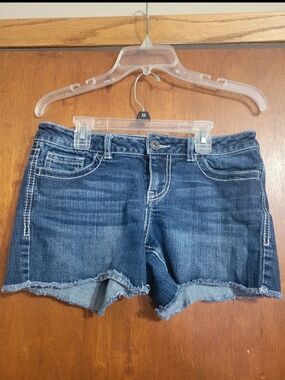 Women’s Dark Blue Denim Frayed Hem Shorts